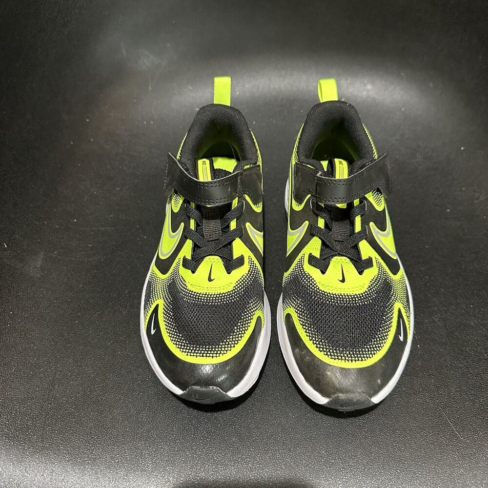 Nike Cosmic Runner PSV Kids Black Volt White Hook & Loop Low Top Sneaker 1Y - Picture 6 of 11